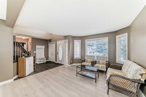 668 Scimitar Bay Nw, Calgary, AB - Indoor