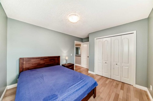 668 Scimitar Bay Nw, Calgary, AB - Indoor Photo Showing Bedroom