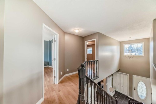 668 Scimitar Bay Nw, Calgary, AB - Indoor Photo Showing Other Room