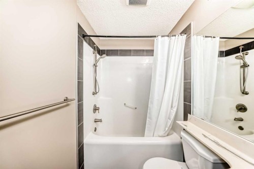 668 Scimitar Bay Nw, Calgary, AB - Indoor Photo Showing Bathroom