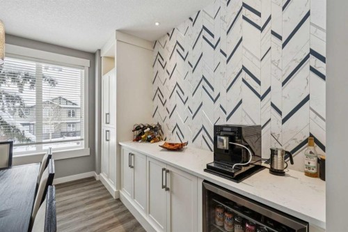 4936 20 Avenue Nw, Calgary, AB - Indoor