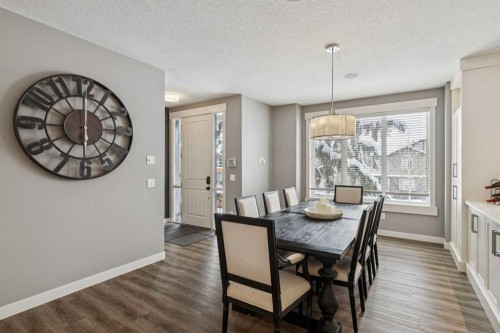 4936 20 Avenue Nw, Calgary, AB - Indoor Photo Showing Dining Room