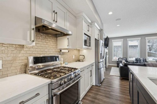 4936 20 Avenue Nw, Calgary, AB - Indoor Photo Showing Kitchen With Upgraded Kitchen