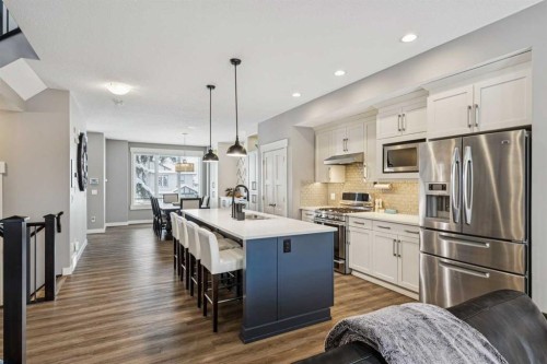 4936 20 Avenue Nw, Calgary, AB - Indoor Photo Showing Kitchen With Upgraded Kitchen