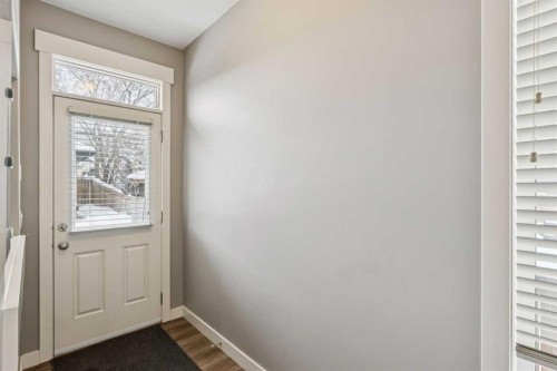 4936 20 Avenue Nw, Calgary, AB - Indoor Photo Showing Other Room