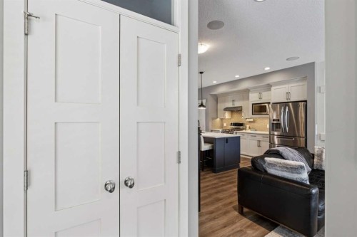 4936 20 Avenue Nw, Calgary, AB - Indoor