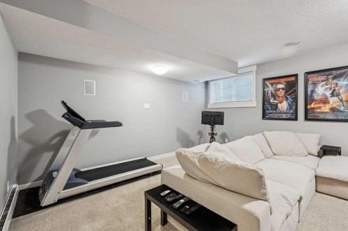 4936 20 Avenue Nw, Calgary, AB - Indoor Photo Showing Other Room