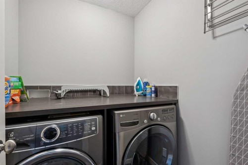4936 20 Avenue Nw, Calgary, AB - Indoor Photo Showing Laundry Room