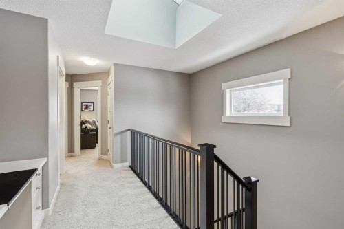 4936 20 Avenue Nw, Calgary, AB - Indoor Photo Showing Other Room