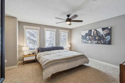 4936 20 Avenue Nw, Calgary, AB - Indoor Photo Showing Bedroom