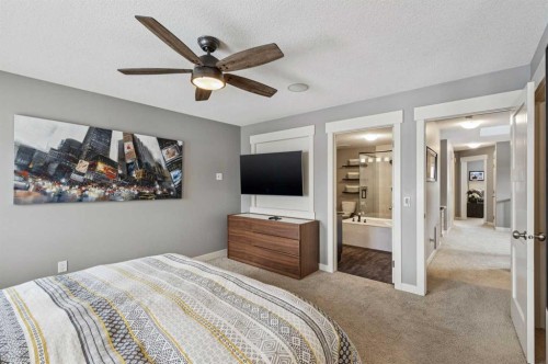 4936 20 Avenue Nw, Calgary, AB - Indoor Photo Showing Bedroom