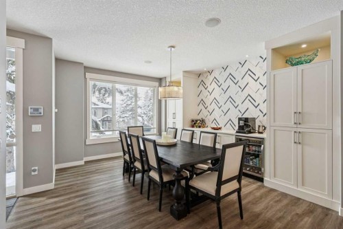 4936 20 Avenue Nw, Calgary, AB - Indoor Photo Showing Dining Room