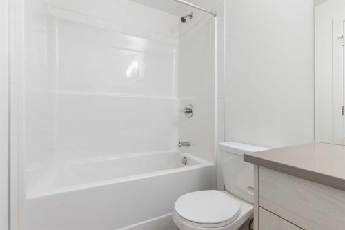 602-24 Rivercrest Drive, Cochrane, AB - Indoor Photo Showing Bathroom