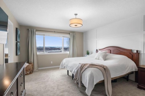 55 Cranarch Terrace Se, Calgary, AB - Indoor Photo Showing Bedroom