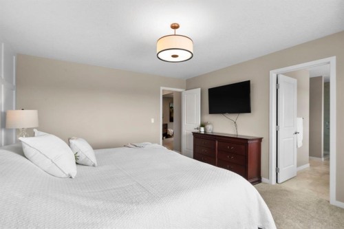 55 Cranarch Terrace Se, Calgary, AB - Indoor Photo Showing Bedroom