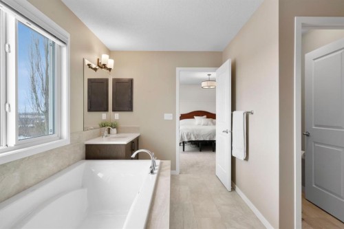 55 Cranarch Terrace Se, Calgary, AB - Indoor Photo Showing Bathroom