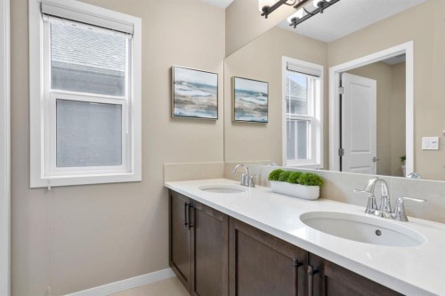 55 Cranarch Terrace Se, Calgary, AB - Indoor Photo Showing Bathroom