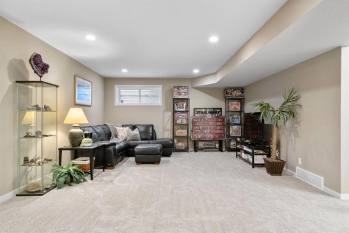 55 Cranarch Terrace Se, Calgary, AB - Indoor Photo Showing Other Room