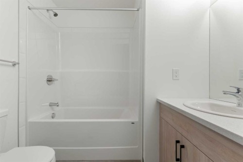 103-24 Rivercrest Drive, Cochrane, AB - Indoor Photo Showing Bathroom