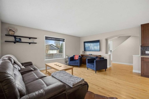164 West Lakeview Circle, Chestermere, AB - Indoor Photo Showing Living Room