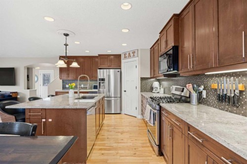 164 West Lakeview Circle, Chestermere, AB - Indoor Photo Showing Kitchen With Upgraded Kitchen