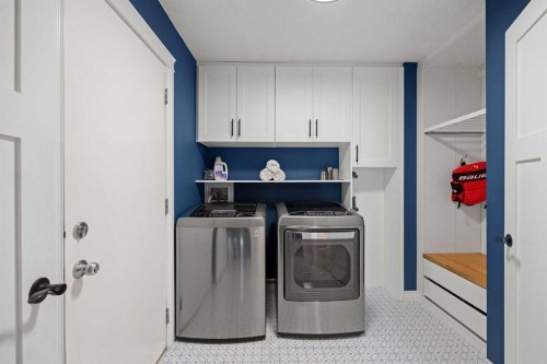 164 West Lakeview Circle, Chestermere, AB - Indoor Photo Showing Laundry Room