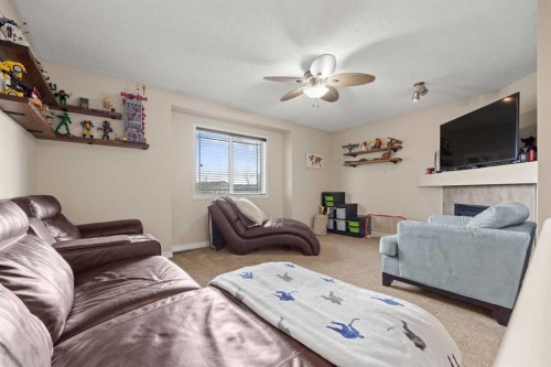 164 West Lakeview Circle, Chestermere, AB - Indoor Photo Showing Living Room