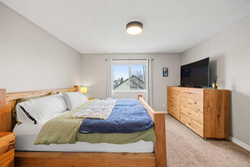 164 West Lakeview Circle, Chestermere, AB - Indoor Photo Showing Bedroom