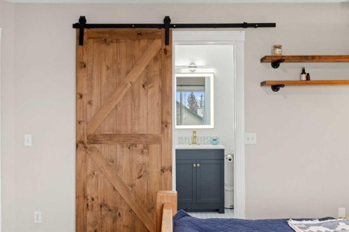 164 West Lakeview Circle, Chestermere, AB - Indoor Photo Showing Bedroom