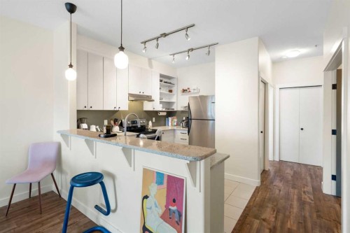 406-830 Centre Avenue Ne, Calgary, AB - Indoor Photo Showing Kitchen
