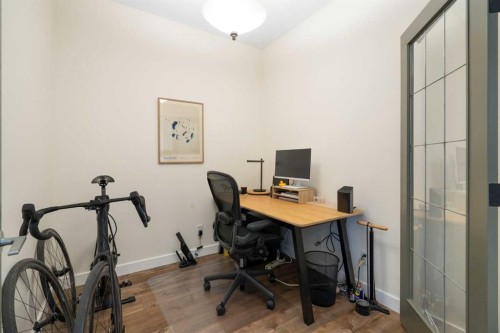 406-830 Centre Avenue Ne, Calgary, AB - Indoor