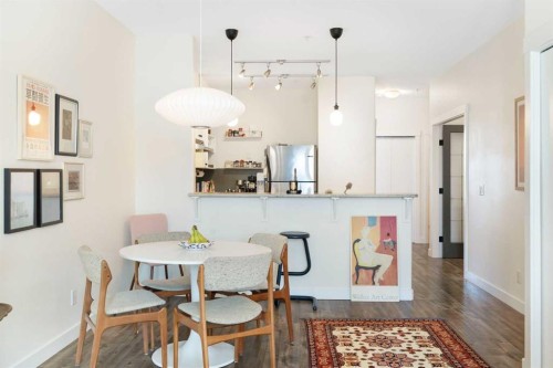406-830 Centre Avenue Ne, Calgary, AB - Indoor Photo Showing Dining Room