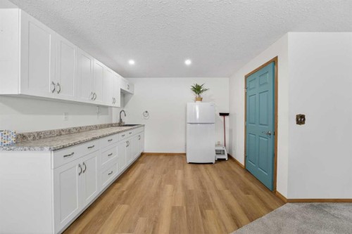 159 Balsam Crescent, Olds, AB - Indoor Photo Showing Kitchen