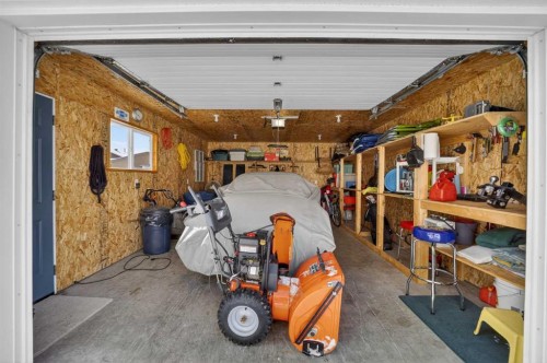 159 Balsam Crescent, Olds, AB - Indoor Photo Showing Garage