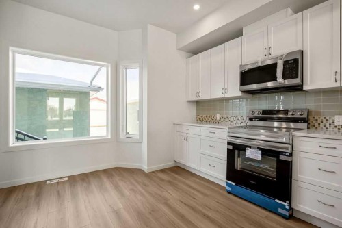 409 Strathcona Circle, Strathmore, AB - Indoor Photo Showing Kitchen
