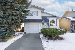 40 Cedargrove Way SW Calgary, AB T2W 4V1
