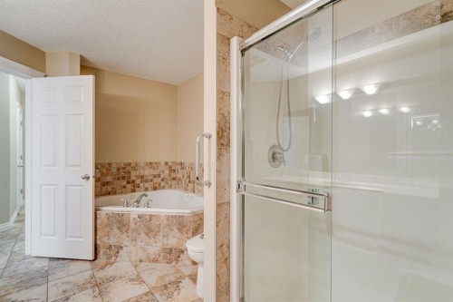 3306-24 Hemlock Crescent Sw, Calgary, AB - Indoor Photo Showing Bathroom