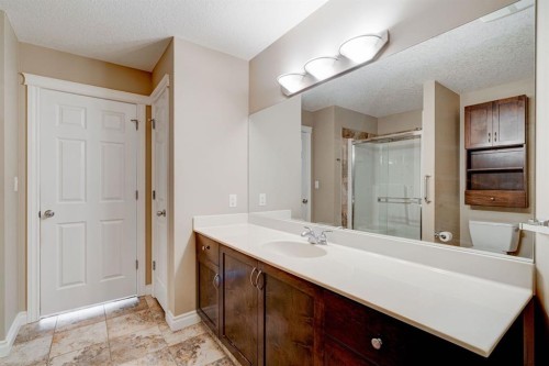 3306-24 Hemlock Crescent Sw, Calgary, AB - Indoor Photo Showing Bathroom
