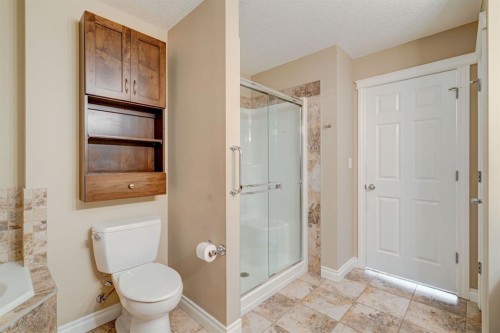 3306-24 Hemlock Crescent Sw, Calgary, AB - Indoor Photo Showing Bathroom