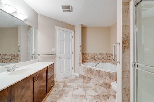 3306-24 Hemlock Crescent Sw, Calgary, AB - Indoor Photo Showing Bathroom