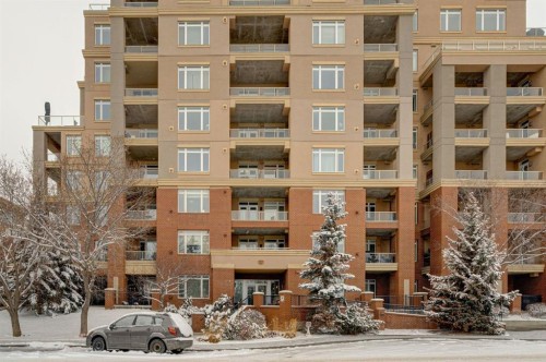 3306-24 Hemlock Crescent Sw, Calgary, AB - Outdoor With Facade