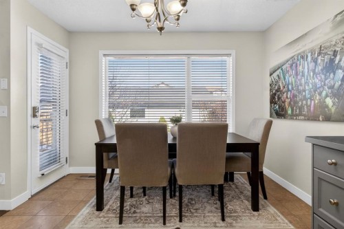 28 Elgin View Se, Calgary, AB - Indoor Photo Showing Dining Room
