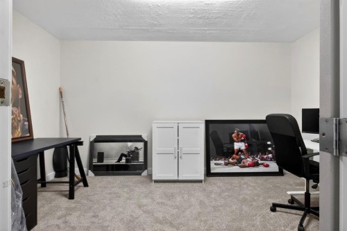 28 Elgin View Se, Calgary, AB - Indoor Photo Showing Office