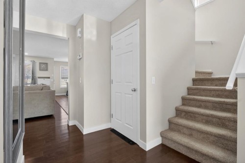 28 Elgin View Se, Calgary, AB - Indoor Photo Showing Other Room