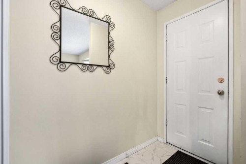 111 Deerfield Drive Se, Calgary, AB - Indoor Photo Showing Other Room