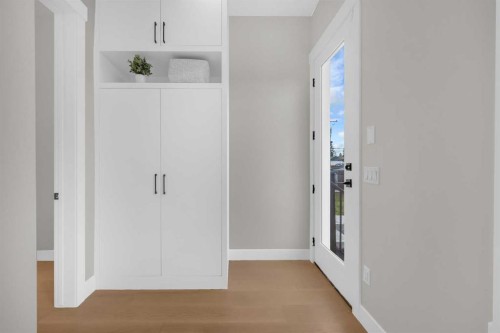 8114 Bowness Road Nw, Calgary, AB - Indoor Photo Showing Other Room