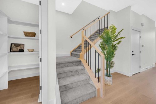 8114 Bowness Road Nw, Calgary, AB - Indoor Photo Showing Other Room