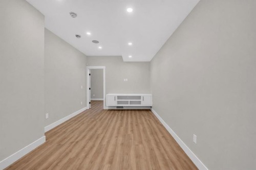 8114 Bowness Road Nw, Calgary, AB - Indoor Photo Showing Other Room