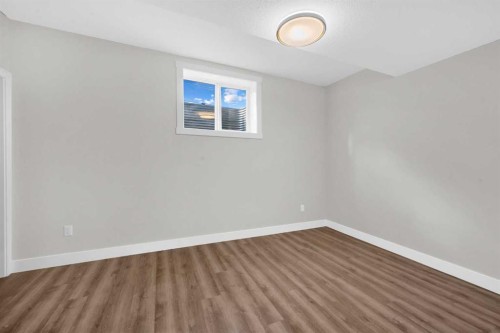 8114 Bowness Road Nw, Calgary, AB - Indoor Photo Showing Other Room