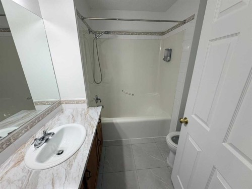 7901 Martha'S Haven Park Ne, Calgary, AB - Indoor Photo Showing Bathroom
